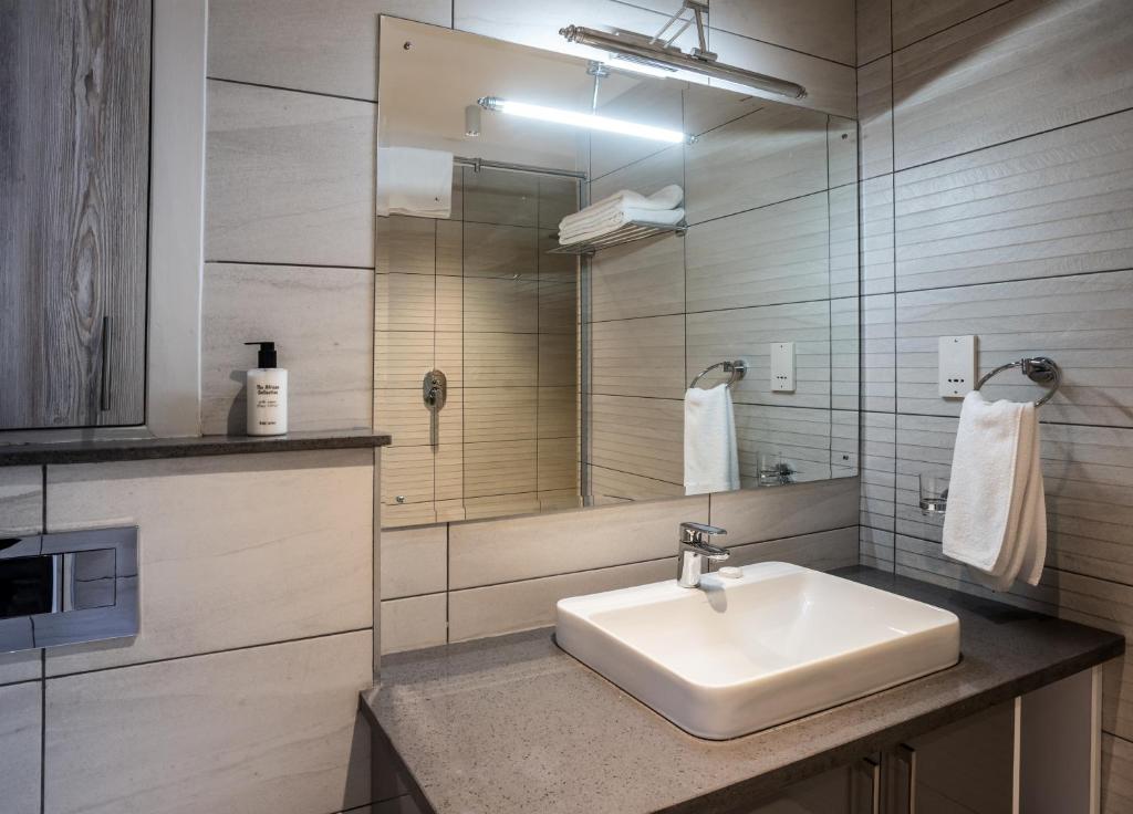 Yaya Hotel & Apartments photo 3