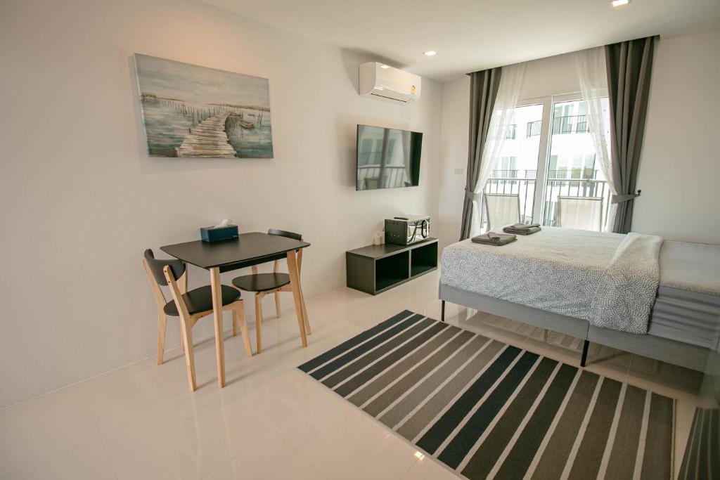 Mantra Beach Condominium Suite - Mae Phim Room Type - Deluxe Queen Studio 