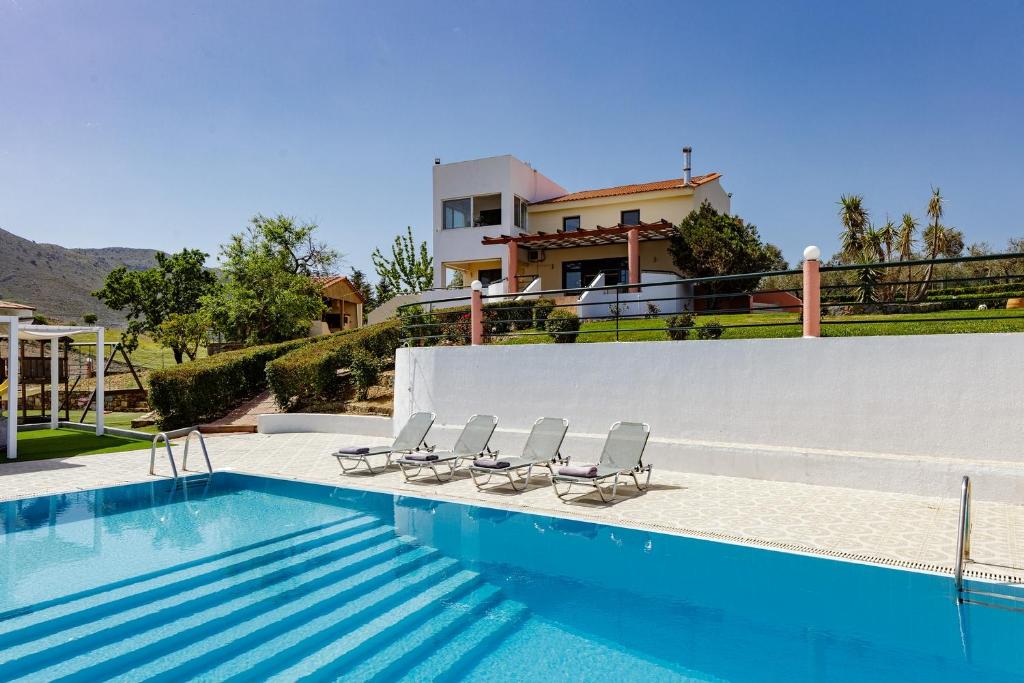 Superb villa,with amazing seaviews & huge pool! photo 4