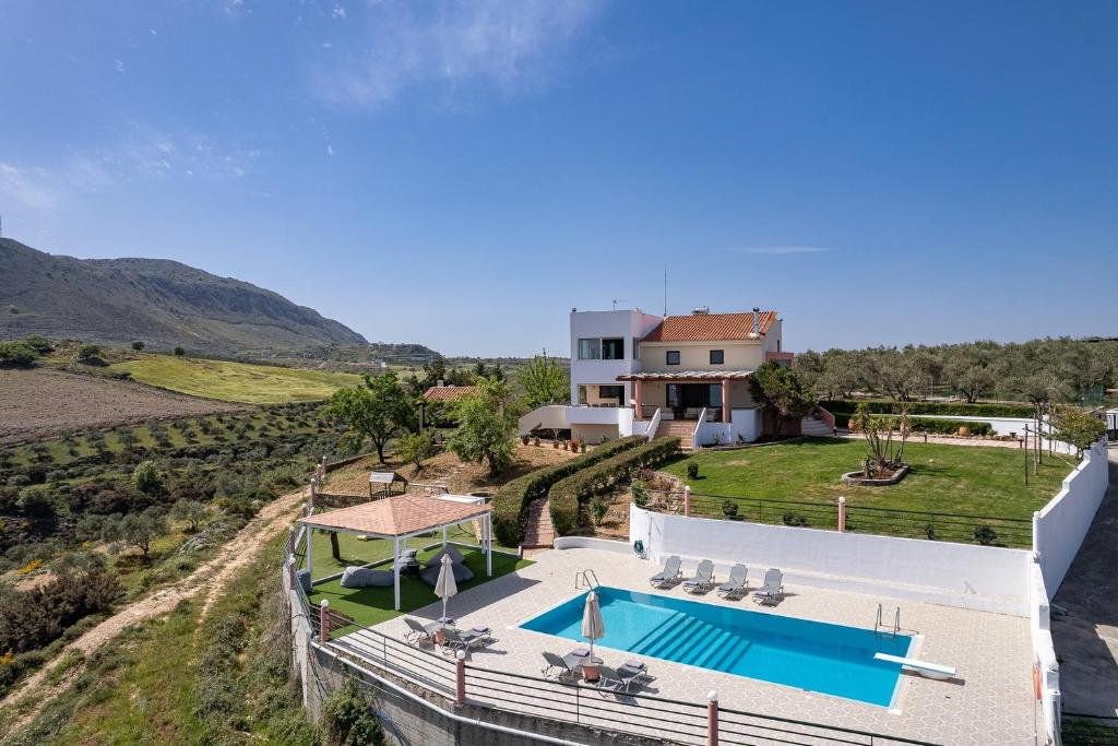 Superb villa,with amazing seaviews & huge pool! photo 3