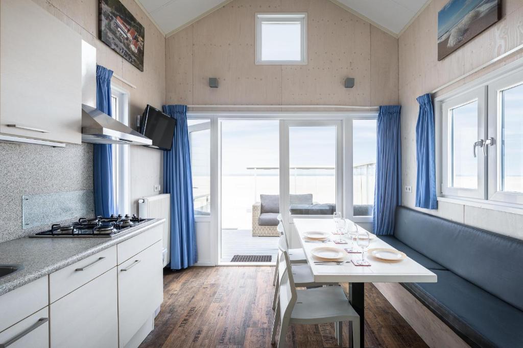 Strandbungalows Vrouwenpolder photo 3