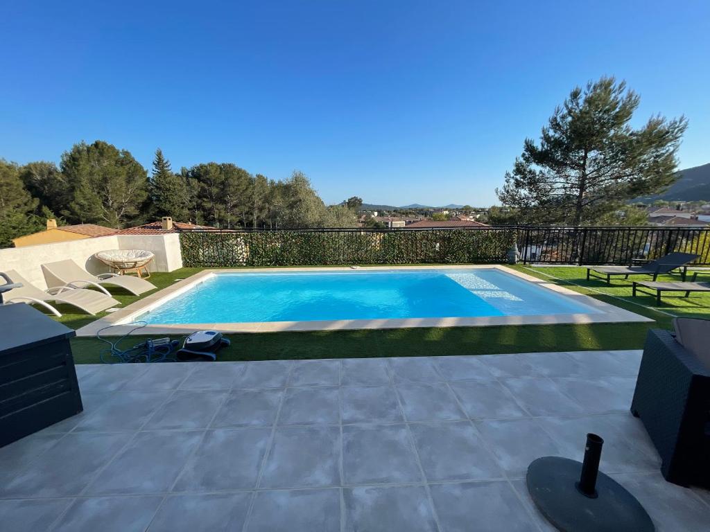 Villa avec piscine photo 1