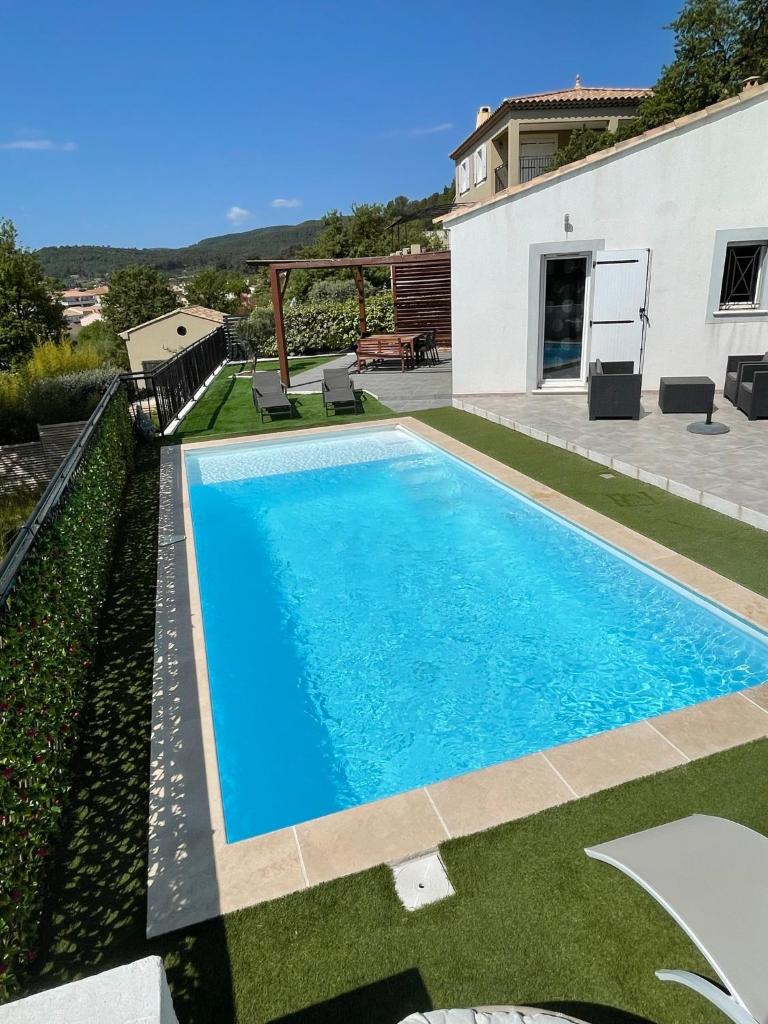 Villa avec piscine photo 3