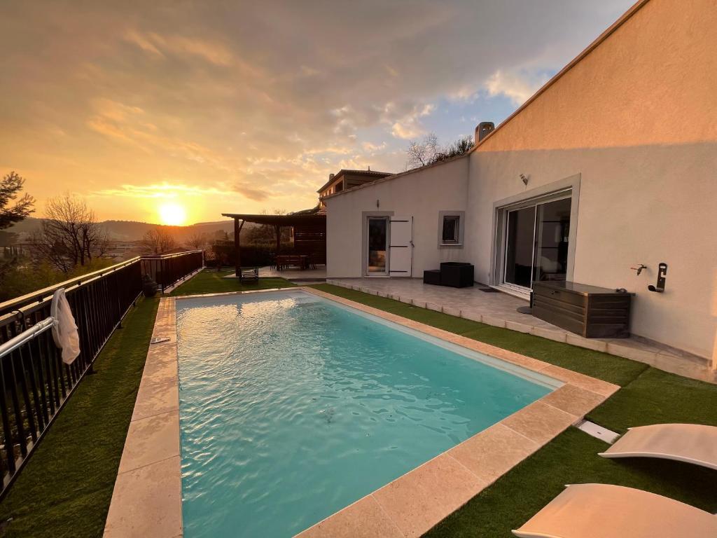 Villa avec piscine photo 2