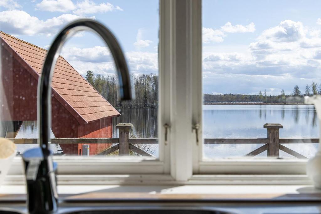 Holiday house with terrace and views of Lake Hangasjon photo 2