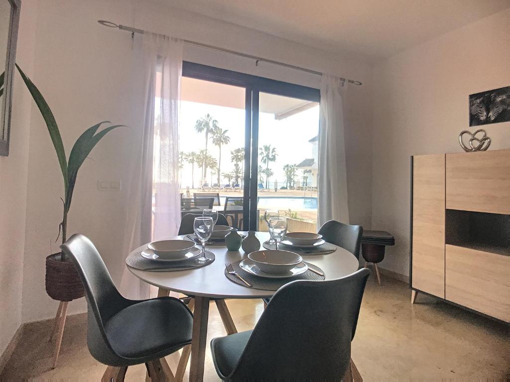 Duquesa Superb Seafront Apartment Marina Real 305 photo 3