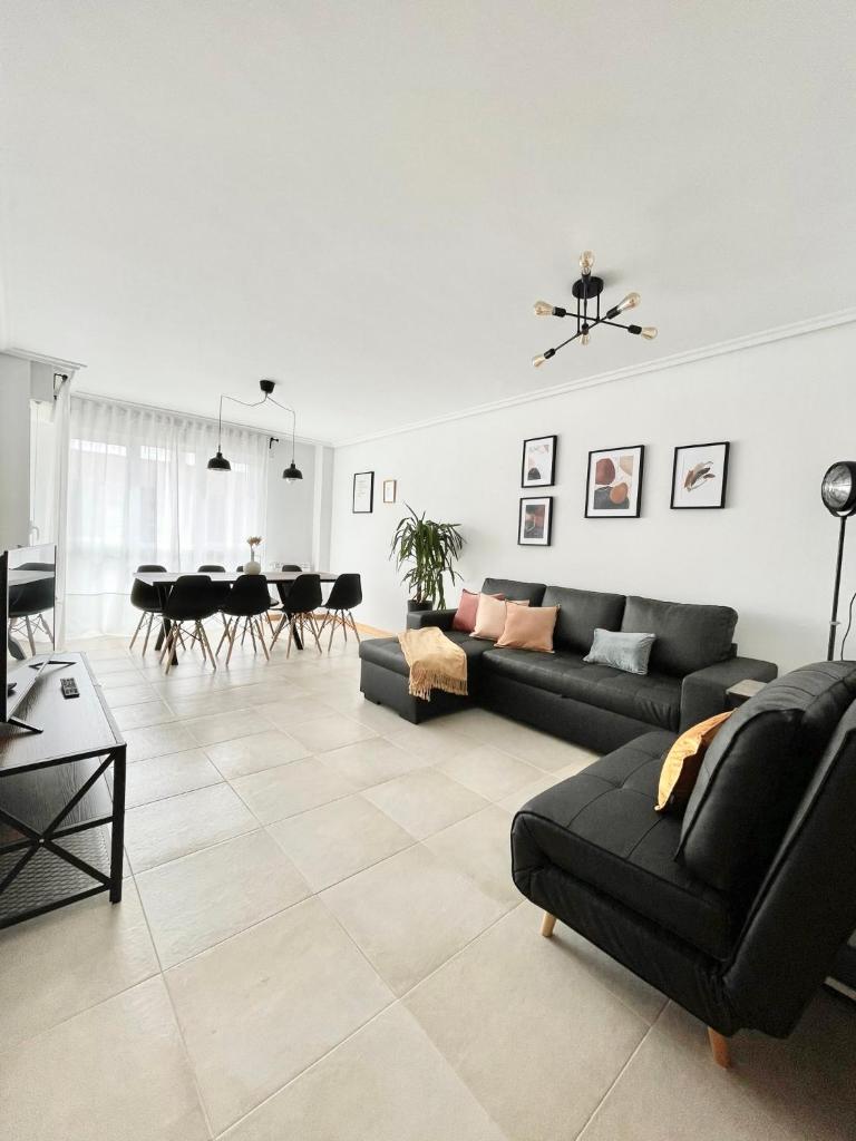 KEY HOUSE photo 1