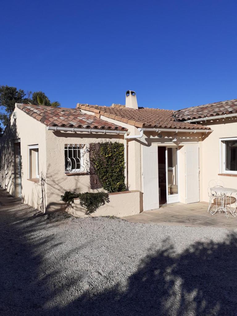 Gîte provençal indépendant avec piscine chauffée : LE SUY BIEN photo 3