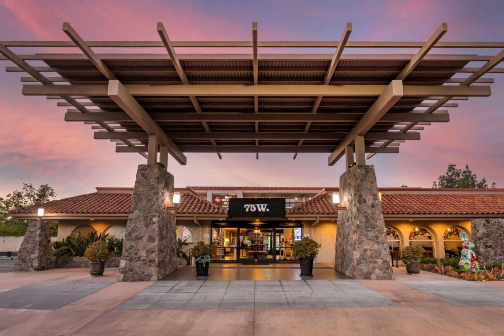 Best Western Plus Thousand Oaks Inn image