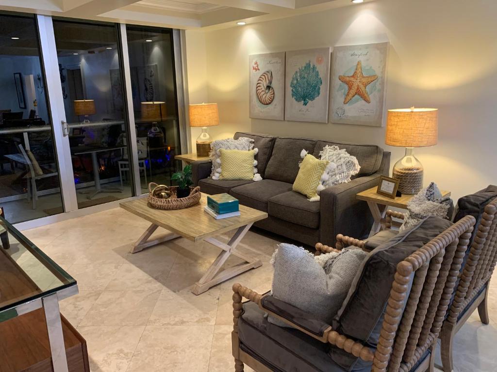 Direct Ocean View Condo at Tides of Hollywood - 6L image