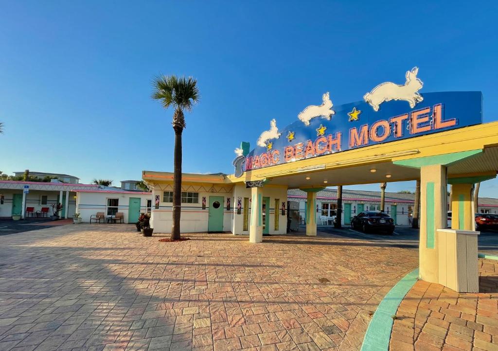 Magic Beach Motel image