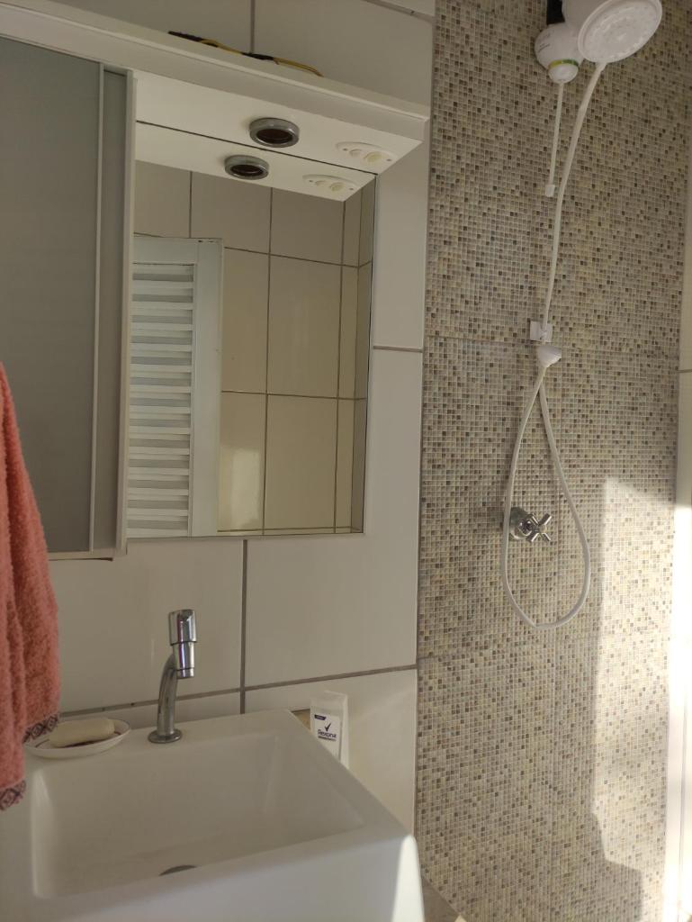 Lindo quarto c/ banheiro privativo photo 4