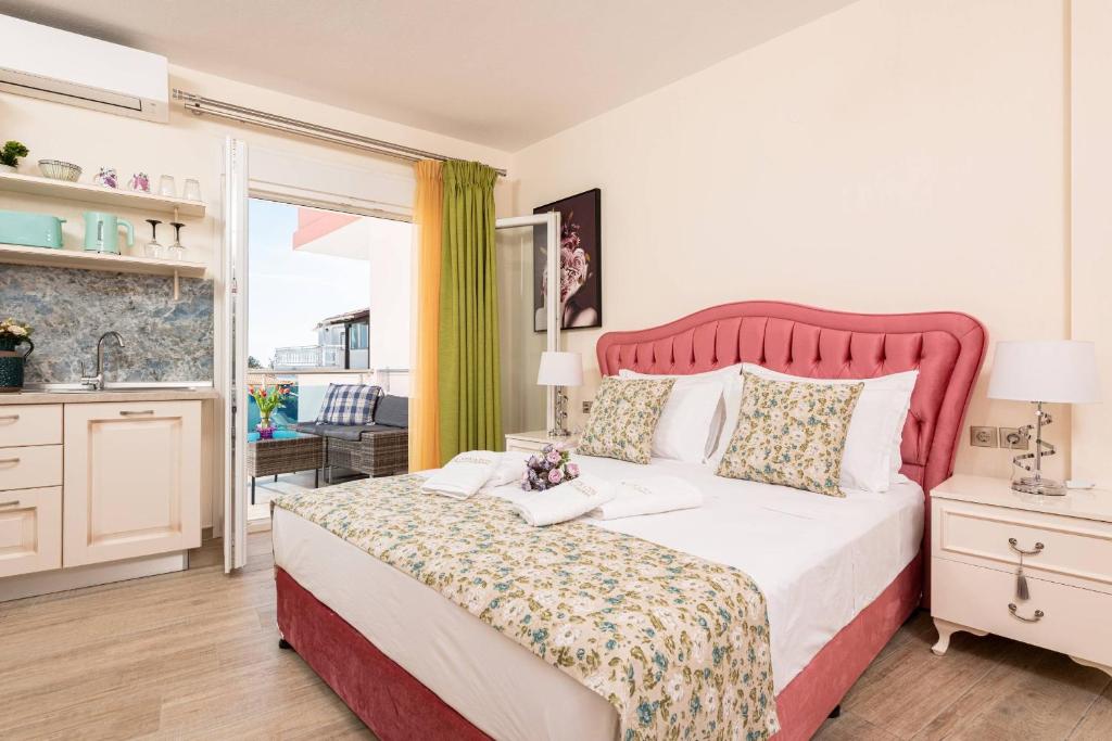 Stratos Deluxe Apartments photo 3