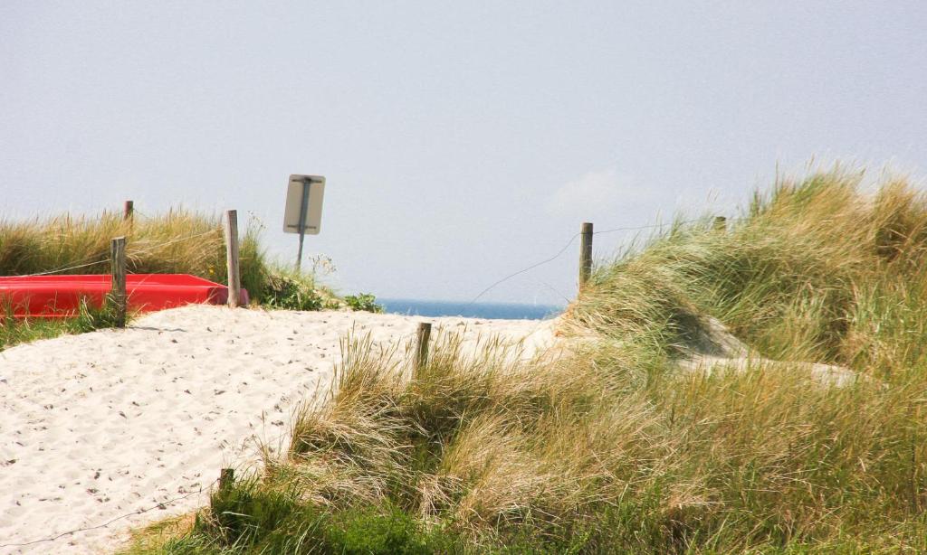 Strandhaus Claassen 10 - Tap to explore photos