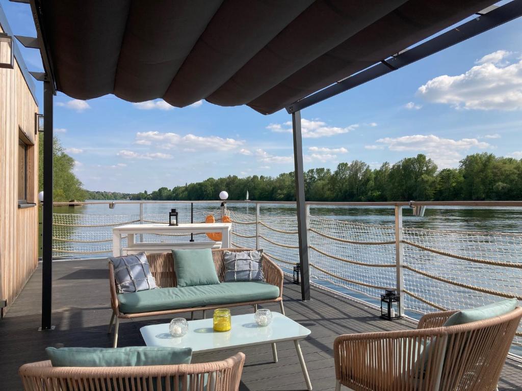 SeineHouse - Maison flottante (HouseBoat) - Séjour magique sur l'eau photo 2