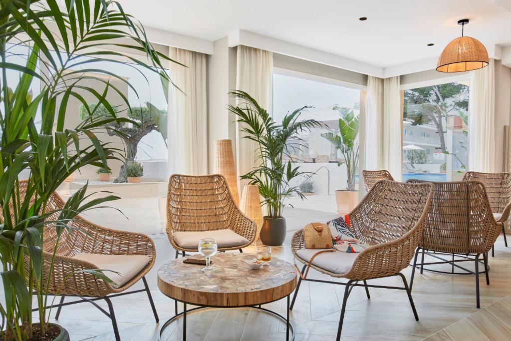 Universal Aparthotel Don Camilo photo 4