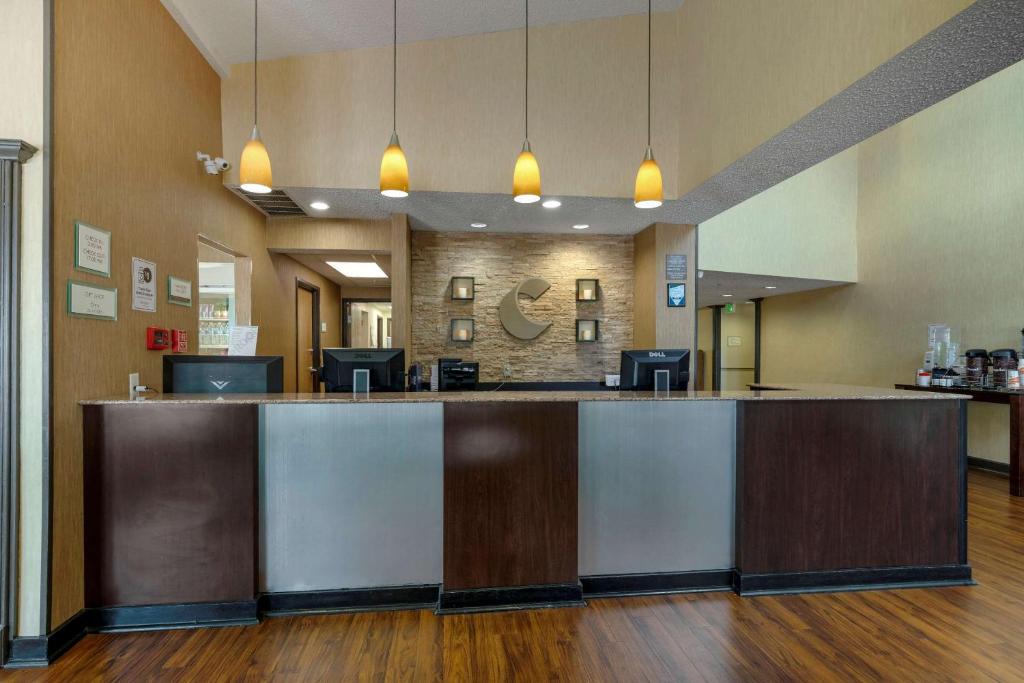 Comfort Suites DFW Airport photo 3