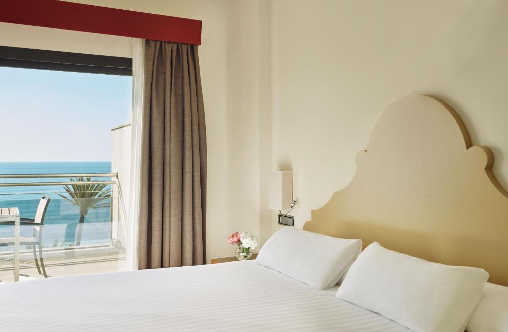 Estepona Hotel & Spa Resort photo 2