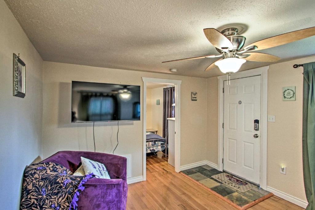 Lovely Tacoma Cottage with Fire Pit, Near Dtwn! photo 4