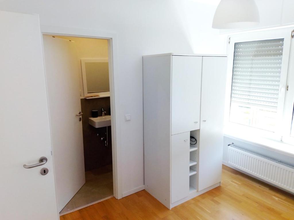 Zentrale ruhige Lage mit Parkplatz und Terrasse photo 4