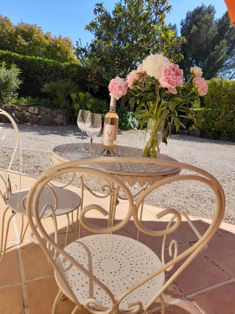Gîte provençal indépendant avec piscine chauffée : LE SUY BIEN photo 4