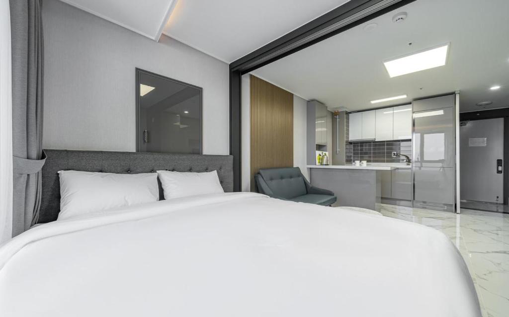 Songjeong Blue Castle Hotel photo 2