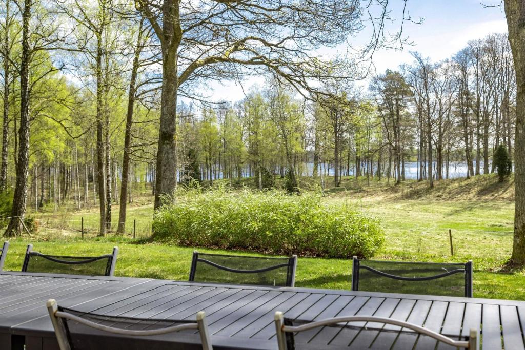 Holiday house with lake view of Bolmen photo 3