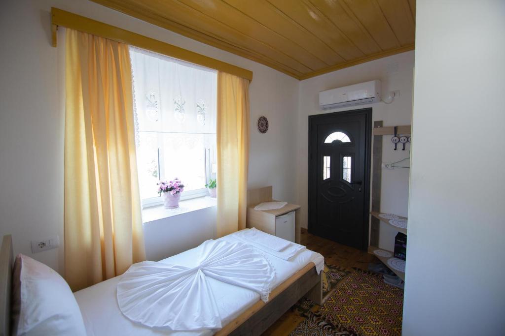 The Mosaic House - Shtepia me Mozaik photo 4