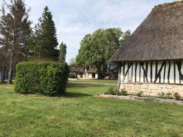 La Gloriette gîte situé Dans La propriété Dun magnifique manoir photo 2