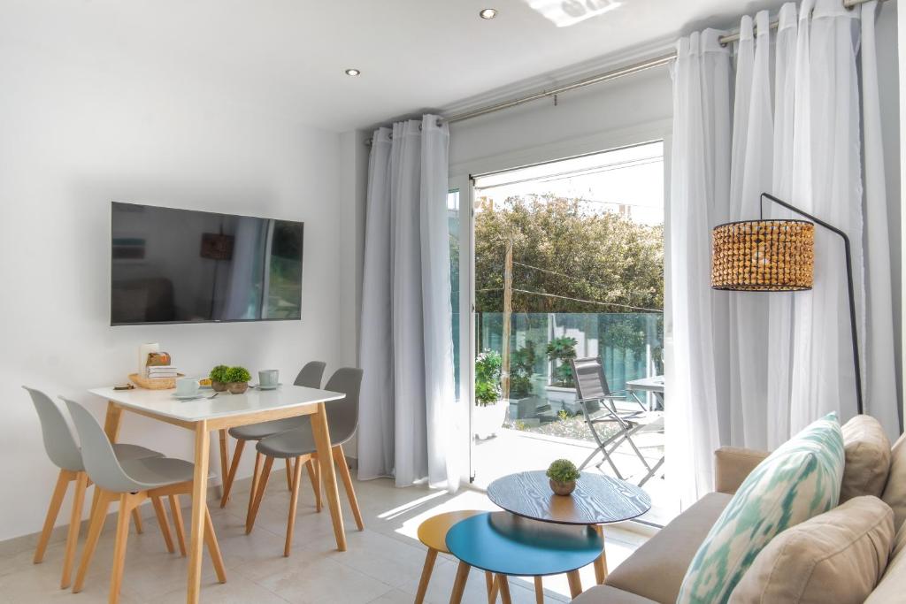 Apartment 1B with pool , 150 meters Canyamel Beach