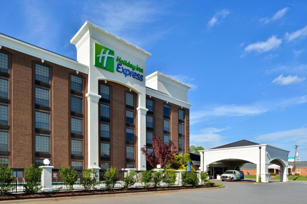 Holiday Inn Express Winston-Salem Medical Center Area, an IHG Hotel image