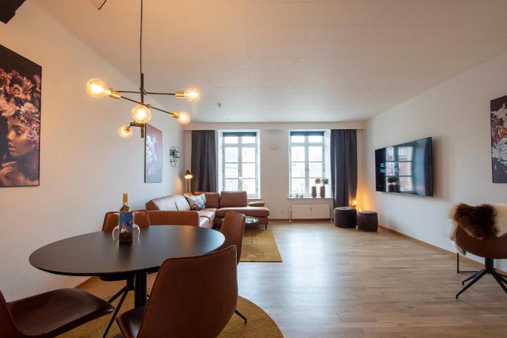 Stylish two floor Deluxe Apartment - 2 bedroom photo 3