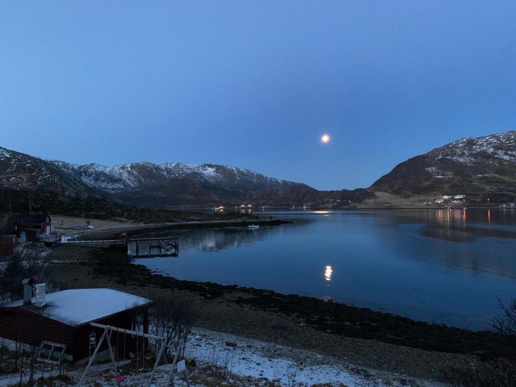 Kvaløya apartment by the sea photo 1