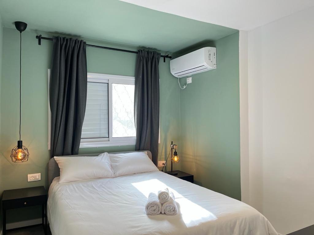 Lovely New Central Apartment photo 4