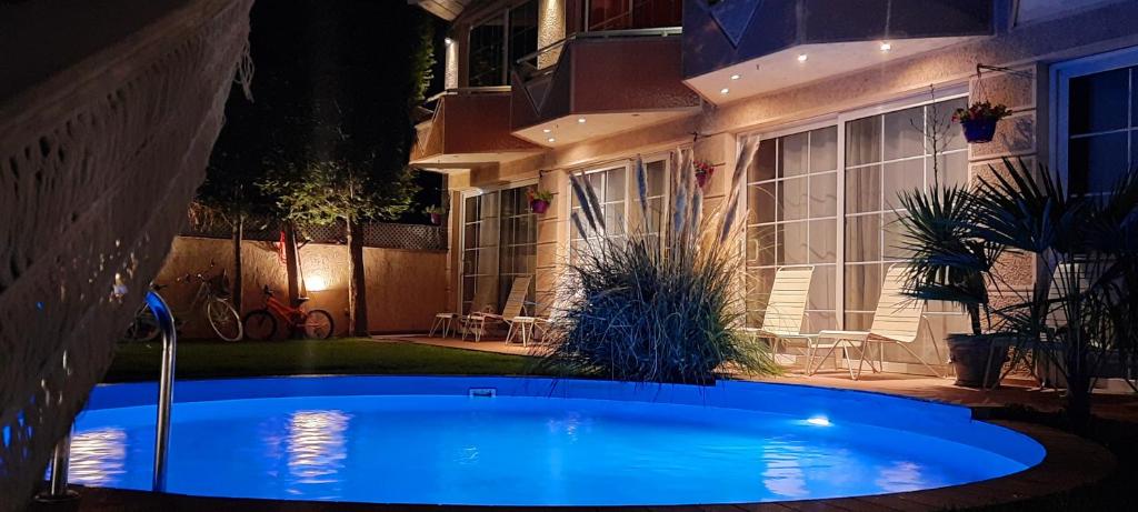 Aloha Luxury Apartments photo 3