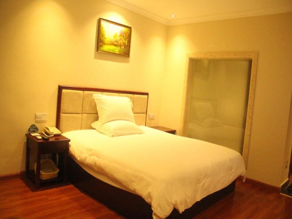Двухместный (Номер с кроватью размера «queen-size»), GreenTree Inn Guangzhou Panyu Chimelong Paradise Business Hotel