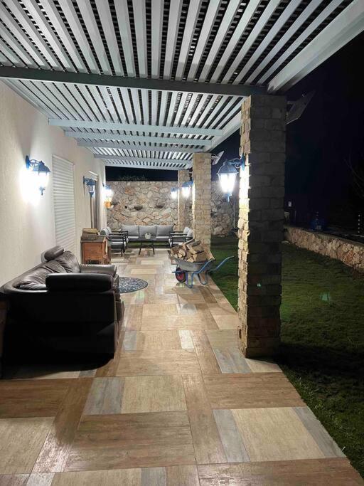 אחוזת היניבים Yaniv Estate photo 4