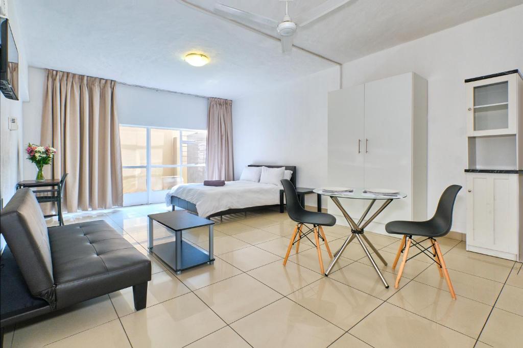 Inn & Out Sandton Park photo 3