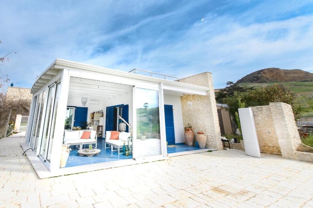 Villa La Falesia photo 4