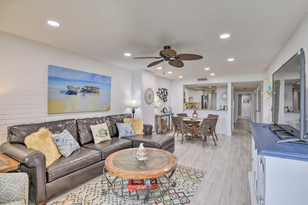 Condo Walk to Beach, 3 Miles to Port Aransas! photo 4