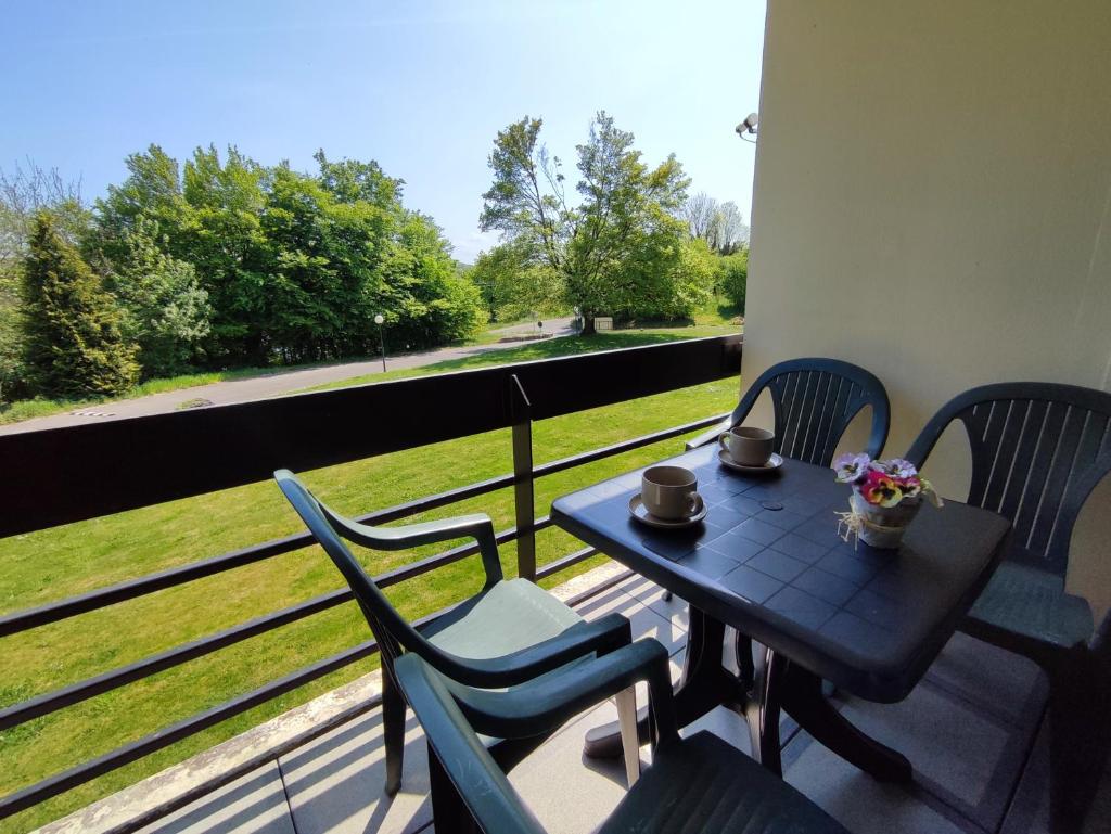 Your Stay in Kelmis - La Calamine- Cosy apartment in the Ardennes -Three-country point photo 4