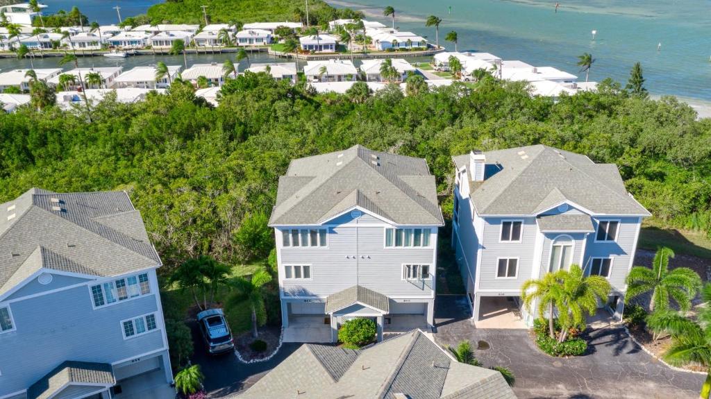 Spacious Townhome in Longboat Key Resort townhouse photo 1