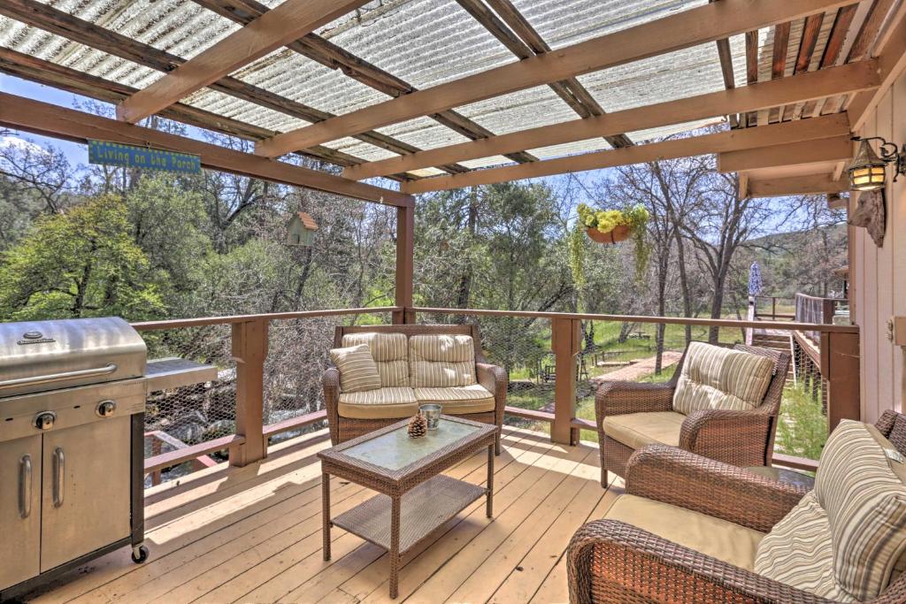 Gorgeous Oakhurst Retreat with Swimming Hole! photo 1