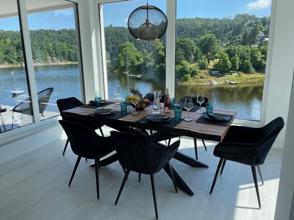 Apartments Saaldorf-Ferienhaus mit 6 separaten Apartments 45qm-120qm photo 1