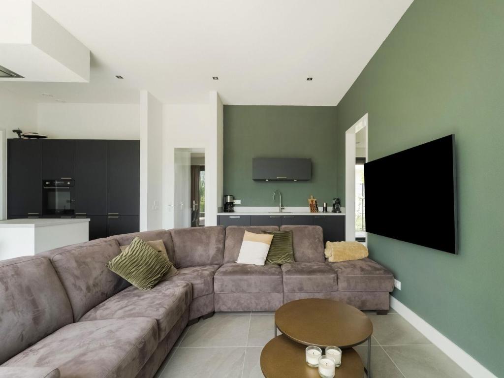 Swanky villa in Zeewolde with garden photo 1