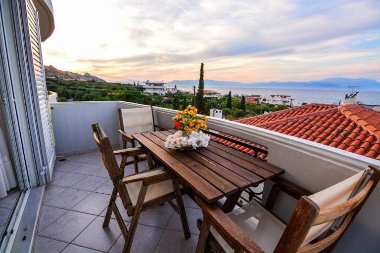 White Villa photo 1