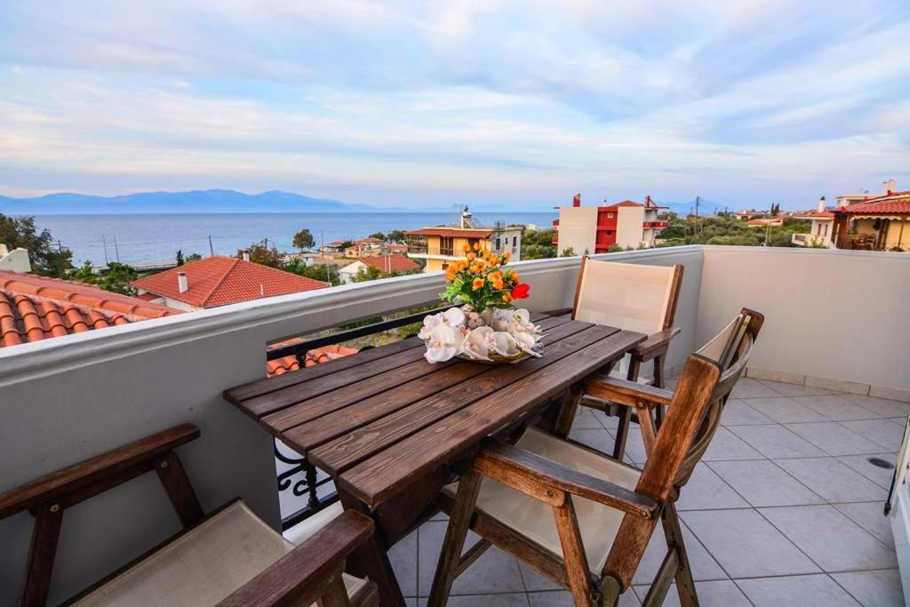 White Villa photo 2