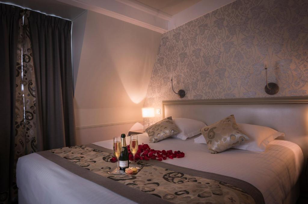 Двухместный (Улучшенный двухместный номер с 1 кроватью), Hotel Monceau Wagram
