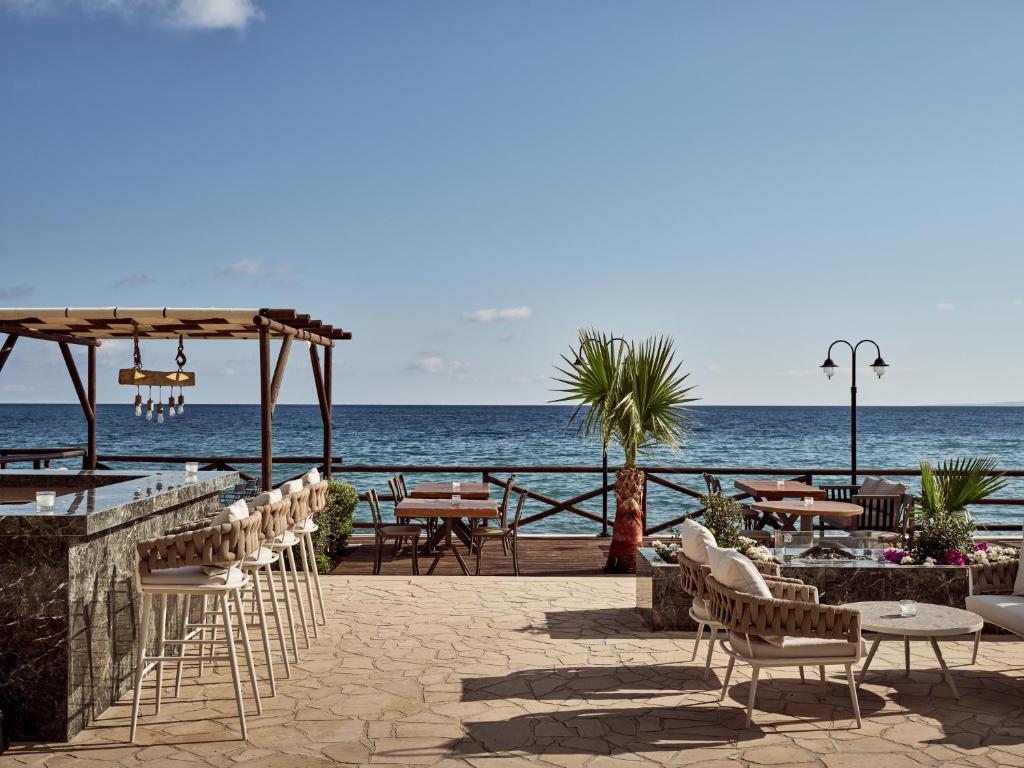 Windmill Bay Hotel photo 4