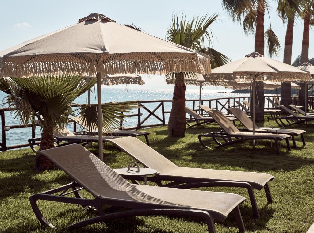 Windmill Bay Hotel photo 2